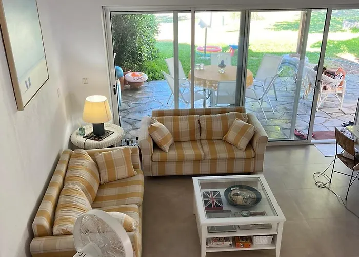 Andromeda Shell House Case de vacanță